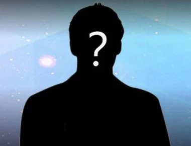 Ποιος έλληνας παρουσιαστής είναι ο νεαρός της φωτογραφίας; (φωτο)